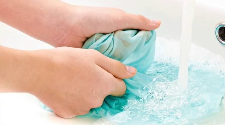 How to hand wash clothes